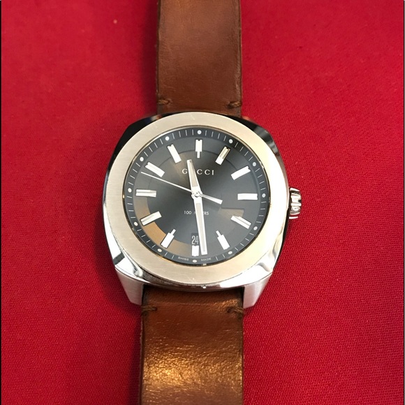 Authentic Gucci GG2570 Brown Leather Watch